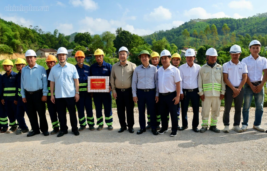 Kiến nghị cho xe chạy miễn phí 62km cao tốc Đồng Đăng-Trà Lĩnh dịp Tết 2027 Kiến nghị cho xe chạy miễn phí 62km cao tốc Đồng Đăng-Trà Lĩnh dịp Tết 2027