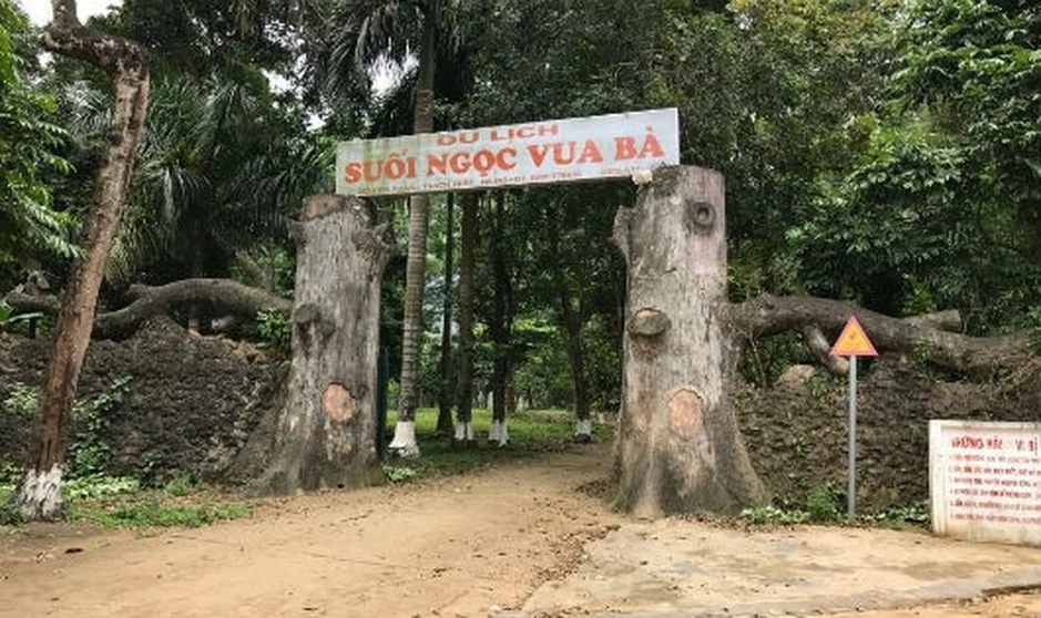 Kiến nghị Thủ tướng chỉ đạo Hà Nội bãi bỏ việc giải thể Suối Ngọc - Vua Bà Kiến nghị Thủ tướng chỉ đạo Hà Nội bãi bỏ việc giải thể Suối Ngọc - Vua Bà