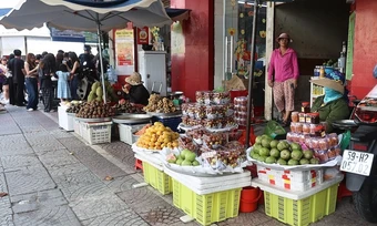 Kiến nghị TP HCM sớm cho thuê vỉa hè kinh doanh