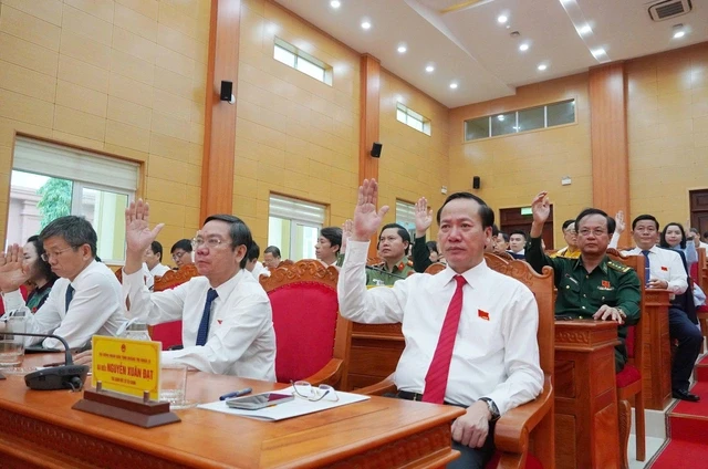 Kiện toàn nhân sự lãnh đạo chủ chốt tỉnh Quảng Trị Kiện toàn nhân sự lãnh đạo chủ chốt tỉnh Quảng Trị