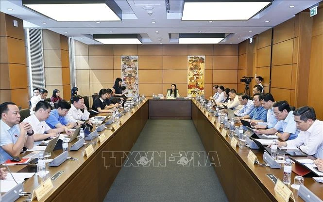 Kỳ họp không thường lệ thứ Nhất, Quốc hội khóa XVI: Đưa chính sách dầu khí từ tư duy “ưu đãi đầu tư” sang 'cạnh tranh toàn cầu' Kỳ họp không thường lệ thứ Nhất, Quốc hội khóa XVI: Đưa chính sách dầu khí từ tư duy “ưu đãi đầu tư” sang 'cạnh tranh toàn cầu'