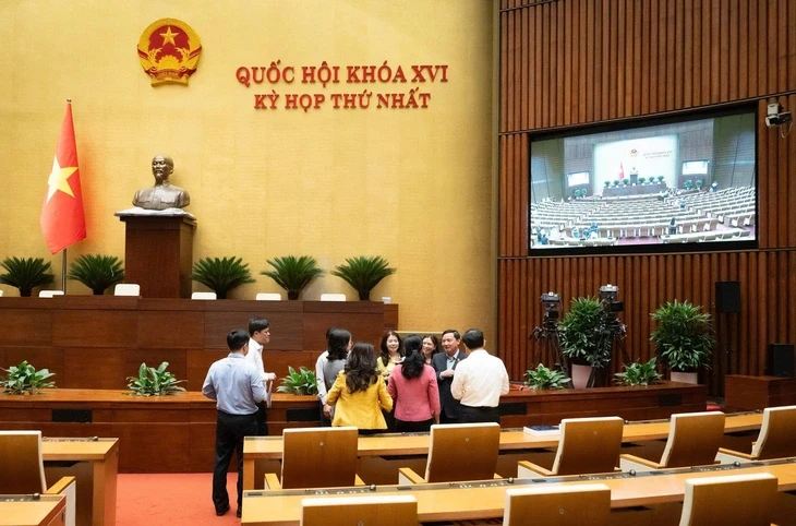 Kỳ họp thứ nhất Quốc hội khóa XVI: Tạo nền tảng pháp lý vững chắc cho sự phát triển Kỳ họp thứ nhất Quốc hội khóa XVI: Tạo nền tảng pháp lý vững chắc cho sự phát triển