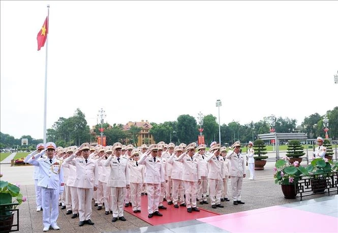 Kỷ niệm 136 năm Ngày sinh Chủ tịch Hồ Chí Minh: Lãnh đạo Đảng, Nhà nước vào Lăng viếng Bác Kỷ niệm 136 năm Ngày sinh Chủ tịch Hồ Chí Minh: Lãnh đạo Đảng, Nhà nước vào Lăng viếng Bác