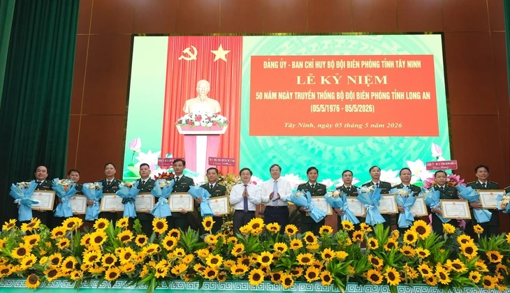 Kỷ niệm 50 năm Bộ đội biên phòng Long An, 21 cá nhân được UBND Tây Ninh tặng bằng khen