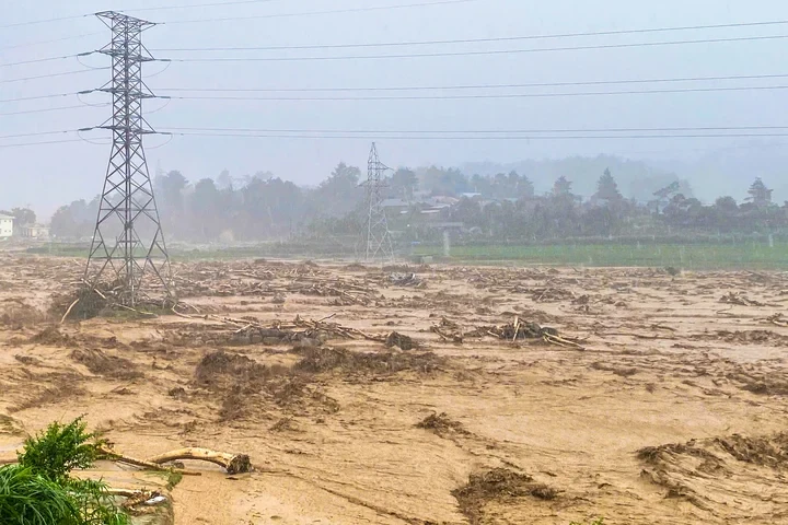 Lai Châu mưa lũ nghiêm trọng, nhiều tuyến đường chia cắt, bản làng bị cô lập Lai Châu mưa lũ nghiêm trọng, nhiều tuyến đường chia cắt, bản làng bị cô lập
