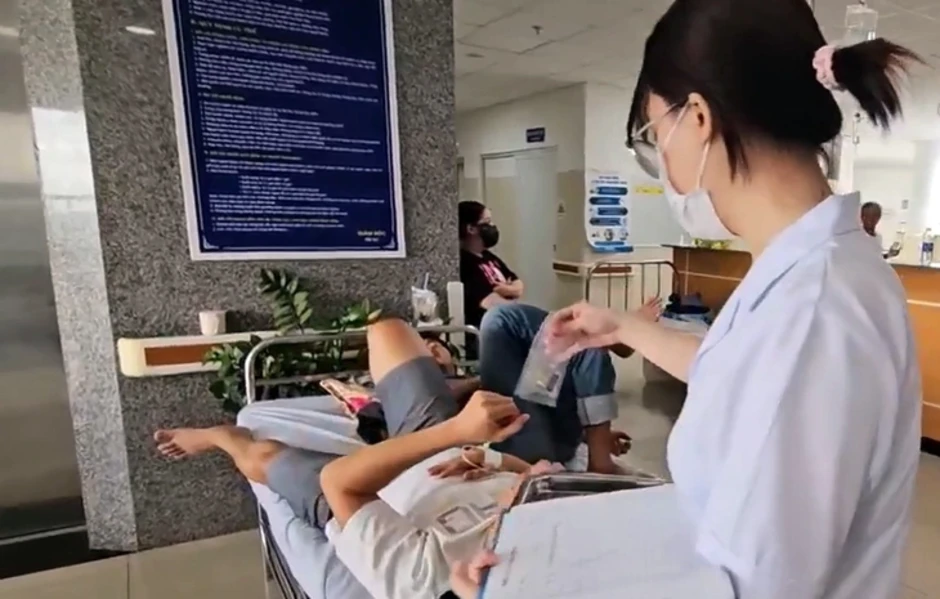 Lại xảy ra ngộ độc thực phẩm ở Đồng Tháp nghi do liên quan đến cơ sở bánh mì Hồng Ngọc 12 Lại xảy ra ngộ độc thực phẩm ở Đồng Tháp nghi do liên quan đến cơ sở bánh mì Hồng Ngọc 12
