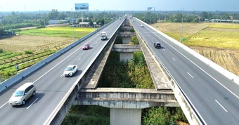 Làm cao tốc Bắc - Nam phía Tây bằng cầu cạn, giảm lượng cát lấp từ 12 triệu còn 1,3 triệu khối