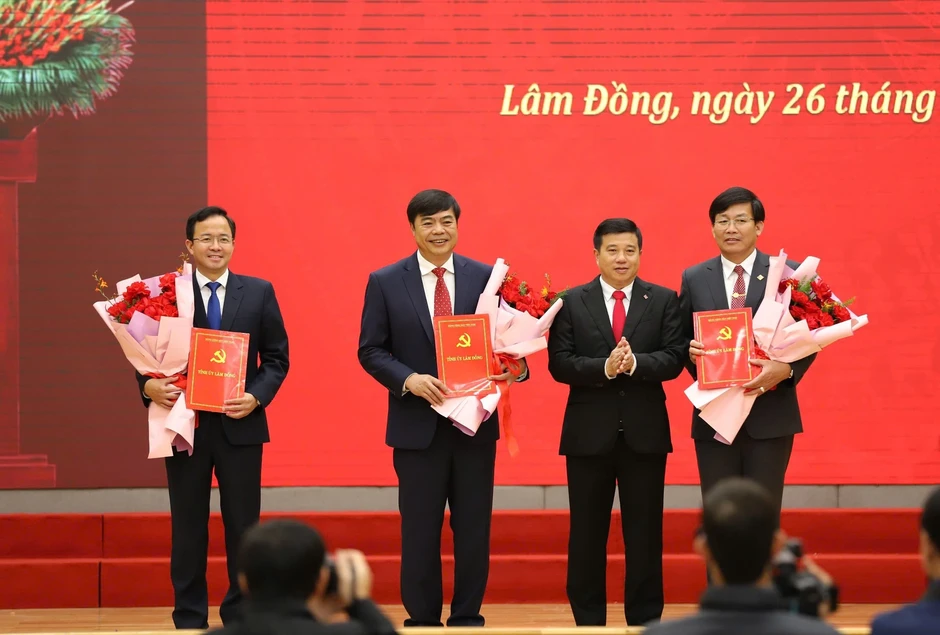 Lâm Đồng điều động, bổ nhiệm hàng loạt cán bộ chủ chốt Lâm Đồng điều động, bổ nhiệm hàng loạt cán bộ chủ chốt