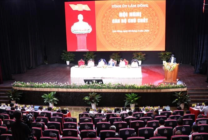 Lâm Đồng xây dựng đội ngũ cán bộ cơ sở đáp ứng yêu cầu tình hình mới Lâm Đồng xây dựng đội ngũ cán bộ cơ sở đáp ứng yêu cầu tình hình mới