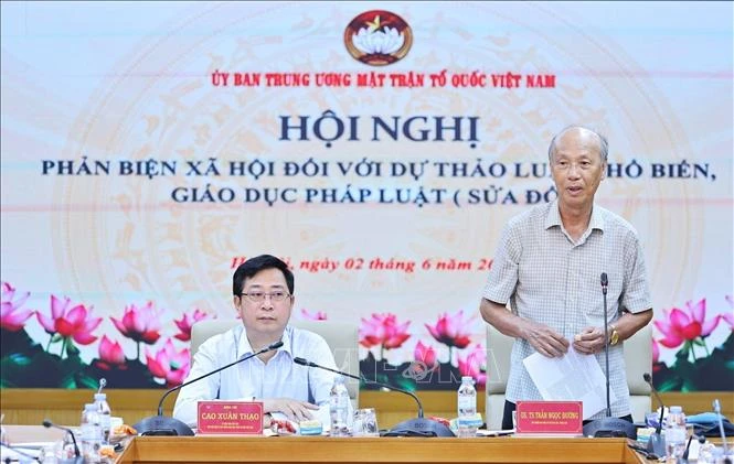 Làm rõ vai trò của MTTQ, các tổ chức thành viên trong phổ biến, giáo dục pháp luật Làm rõ vai trò của MTTQ, các tổ chức thành viên trong phổ biến, giáo dục pháp luật