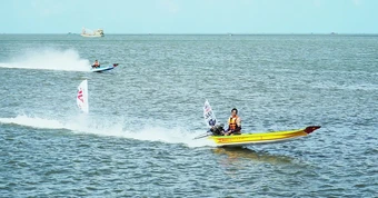 Lấn biển: Phép thử với 'thuận thiên'