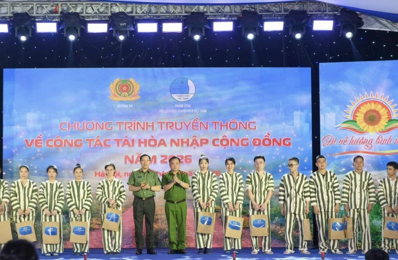 Lan tỏa giá trị nhân văn từ chương trình “Đi về hướng bình minh” Lan tỏa giá trị nhân văn từ chương trình “Đi về hướng bình minh”