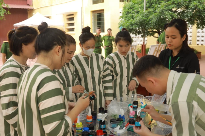 Lan tỏa giá trị nhân văn từ chương trình “Đi về hướng bình minh” Lan tỏa giá trị nhân văn từ chương trình “Đi về hướng bình minh”
