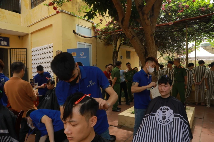 Lan tỏa giá trị nhân văn từ chương trình “Đi về hướng bình minh” Lan tỏa giá trị nhân văn từ chương trình “Đi về hướng bình minh”