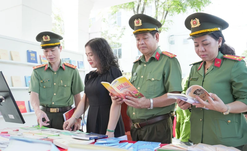 Lan tỏa giá trị văn hóa đọc trong Công an TP Cần Thơ Lan tỏa giá trị văn hóa đọc trong Công an TP Cần Thơ
