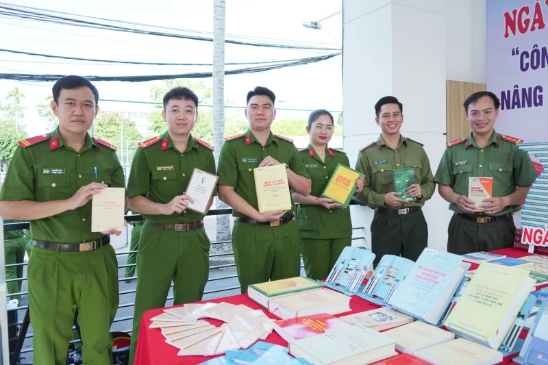 Lan tỏa giá trị văn hóa đọc trong Công an TP Cần Thơ Lan tỏa giá trị văn hóa đọc trong Công an TP Cần Thơ
