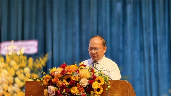 Lan tỏa luồng sinh khí mới để đưa nghị quyết vào cuộc sống Lan tỏa luồng sinh khí mới để đưa nghị quyết vào cuộc sống