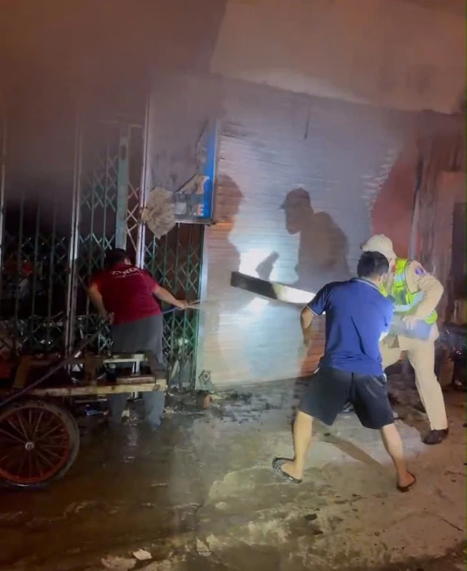Lan toả phong trào thi đua “Ba Nhất” của lực lượng Công an trên quê hương Bác Hồ Lan toả phong trào thi đua “Ba Nhất” của lực lượng Công an trên quê hương Bác Hồ