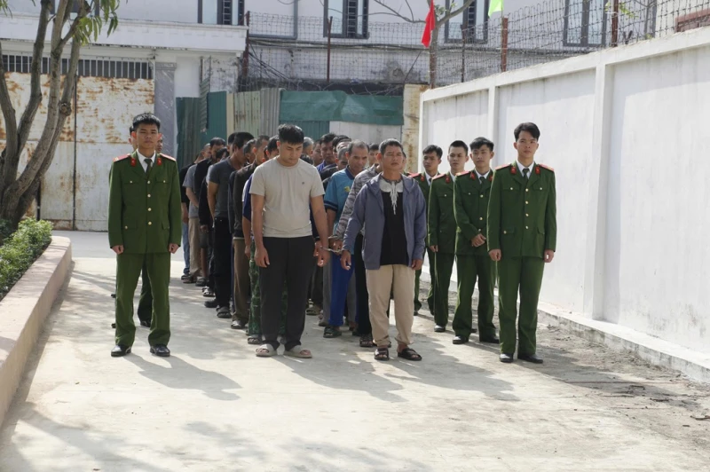Lan toả phong trào thi đua “Ba Nhất” của lực lượng Công an trên quê hương Bác Hồ Lan toả phong trào thi đua “Ba Nhất” của lực lượng Công an trên quê hương Bác Hồ