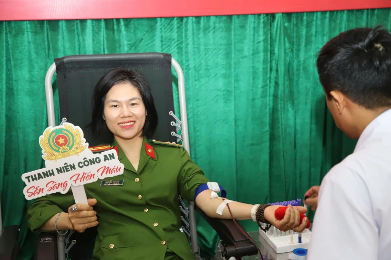 Lan tỏa thông điệp “mỗi giọt máu cho đi – một cuộc đời ở lại” Lan tỏa thông điệp “mỗi giọt máu cho đi – một cuộc đời ở lại”