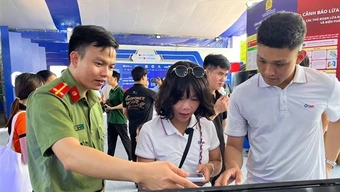 Lặng lẽ giữ vững lá chắn số cho thành phố bên sông Hàn