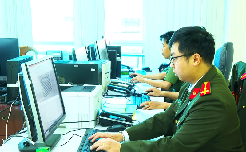 Lặng thầm phía sau những chiến công Lặng thầm phía sau những chiến công