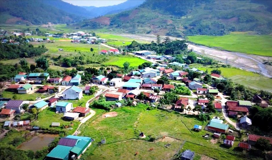 Làng Xốp Dùi nguyên mẫu trong truyện ngắn “Rừng xà nu” hôm nay Làng Xốp Dùi nguyên mẫu trong truyện ngắn “Rừng xà nu” hôm nay