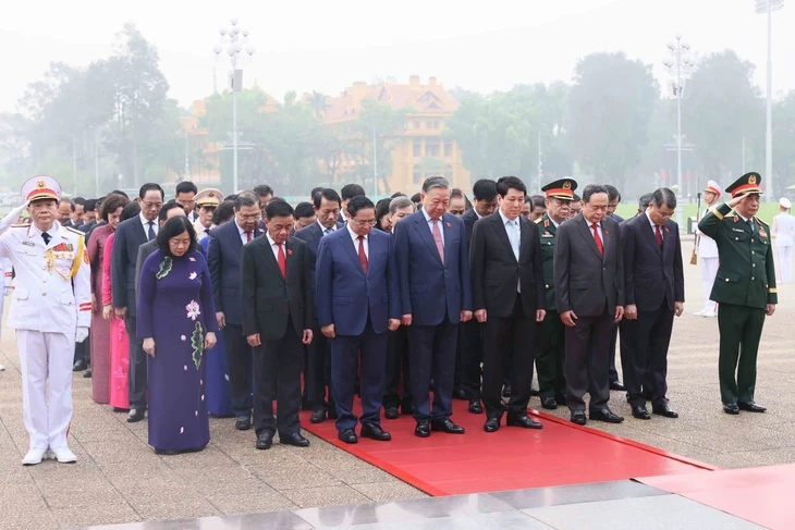 Lãnh đạo Đảng, Nhà nước, đại biểu Quốc hội vào lăng viếng Chủ tịch Hồ Chí Minh Lãnh đạo Đảng, Nhà nước, đại biểu Quốc hội vào lăng viếng Chủ tịch Hồ Chí Minh