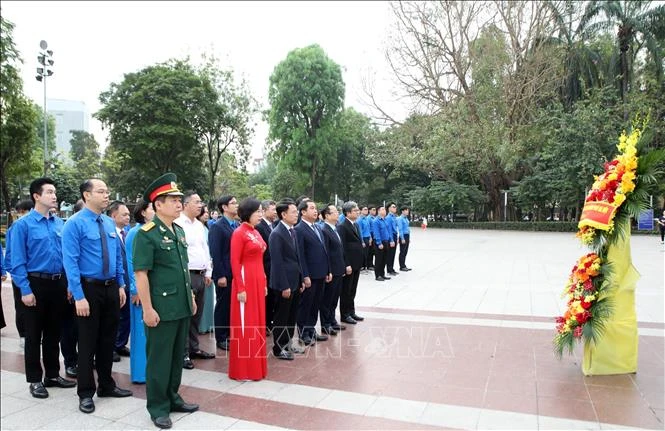 Lãnh đạo thành phố Hà Nội dâng hoa kỷ niệm 156 năm Ngày sinh V.I.Lenin Lãnh đạo thành phố Hà Nội dâng hoa kỷ niệm 156 năm Ngày sinh V.I.Lenin