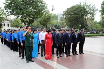 Lãnh đạo thành phố Hà Nội dâng hoa kỷ niệm 156 năm Ngày sinh V.I.Lenin