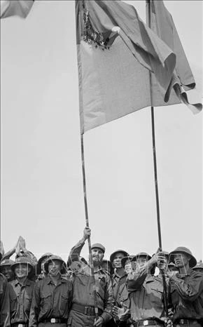 Lãnh tụ Fidel Castro: Lãnh tụ huyền thoại, người bạn lớn của Nhân dân Việt Nam Lãnh tụ Fidel Castro: Lãnh tụ huyền thoại, người bạn lớn của Nhân dân Việt Nam