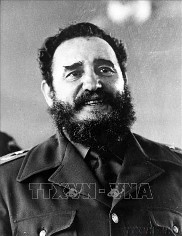 Lãnh tụ Fidel Castro: Lãnh tụ huyền thoại, người bạn lớn của Nhân dân Việt Nam Lãnh tụ Fidel Castro: Lãnh tụ huyền thoại, người bạn lớn của Nhân dân Việt Nam