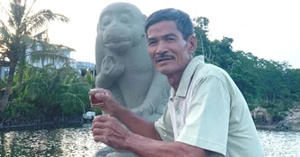 Lão nông vớt cổ vật giao nộp bảo tàng được thưởng gần 93 triệu đồng