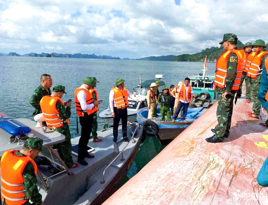 Lật tàu trên vùng biển Vân Đồn, hai anh em ruột mất tích Lật tàu trên vùng biển Vân Đồn, hai anh em ruột mất tích