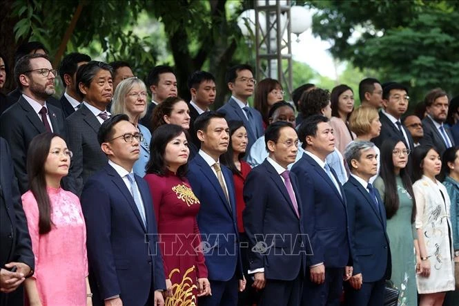 Lễ Thượng cờ ASEAN do Bộ trưởng Ngoại giao Lê Hoài Trung chủ trì Lễ Thượng cờ ASEAN do Bộ trưởng Ngoại giao Lê Hoài Trung chủ trì