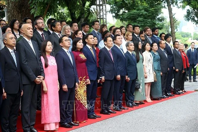 Lễ Thượng cờ ASEAN do Bộ trưởng Ngoại giao Lê Hoài Trung chủ trì Lễ Thượng cờ ASEAN do Bộ trưởng Ngoại giao Lê Hoài Trung chủ trì