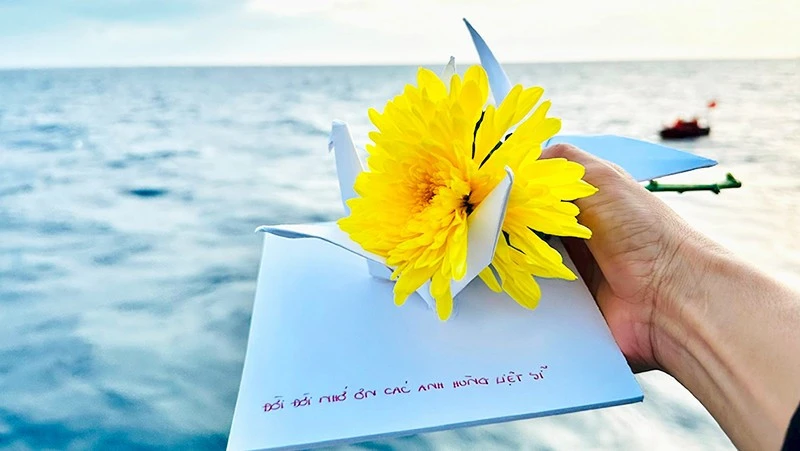 Lễ tưởng niệm đặc biệt trên biển Qui Thiện Lễ tưởng niệm đặc biệt trên biển Qui Thiện