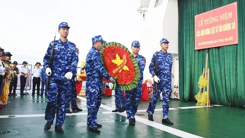 Lễ tưởng niệm đặc biệt trên biển Qui Thiện Lễ tưởng niệm đặc biệt trên biển Qui Thiện