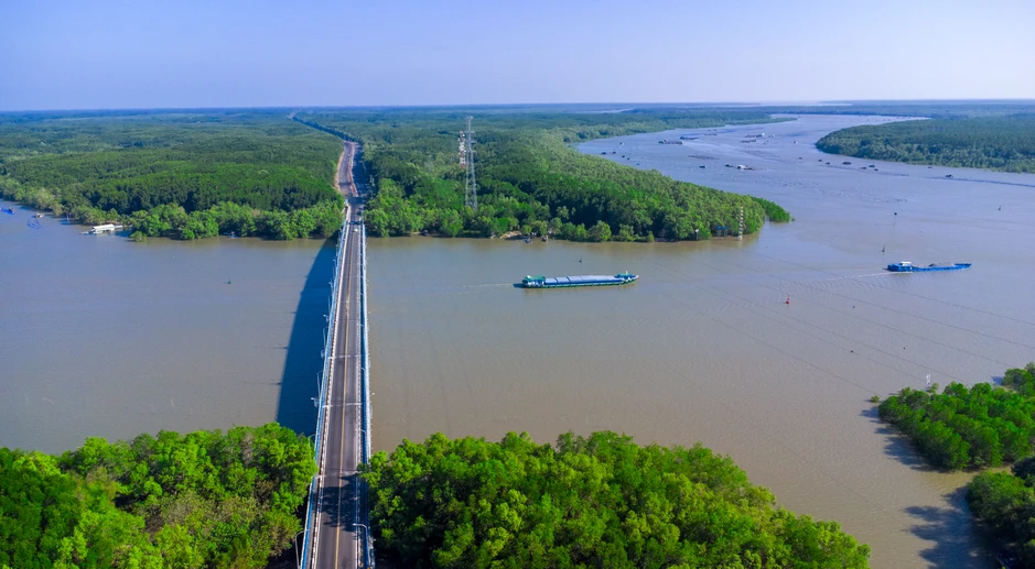 'Lên đời' con đường xuyên rừng đẹp như mơ thẳng tiến đến siêu đô thị 10 tỷ USD, Vingroup đề xuất xây dựng