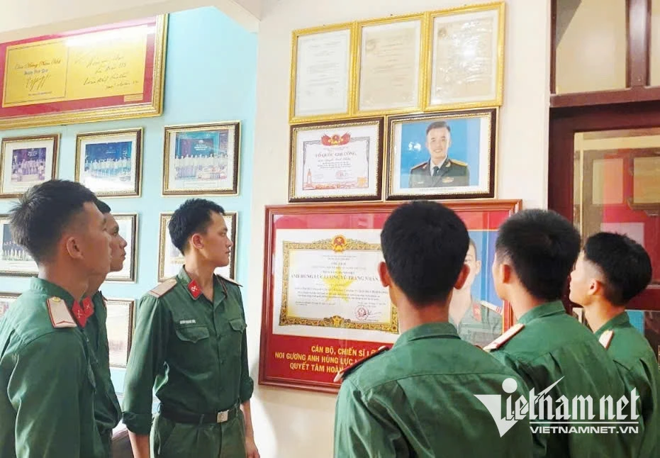 Liệt sĩ giữa thời bình: Đại đội trưởng 27 tuổi nằm lại giữa tâm bão Liệt sĩ giữa thời bình: Đại đội trưởng 27 tuổi nằm lại giữa tâm bão