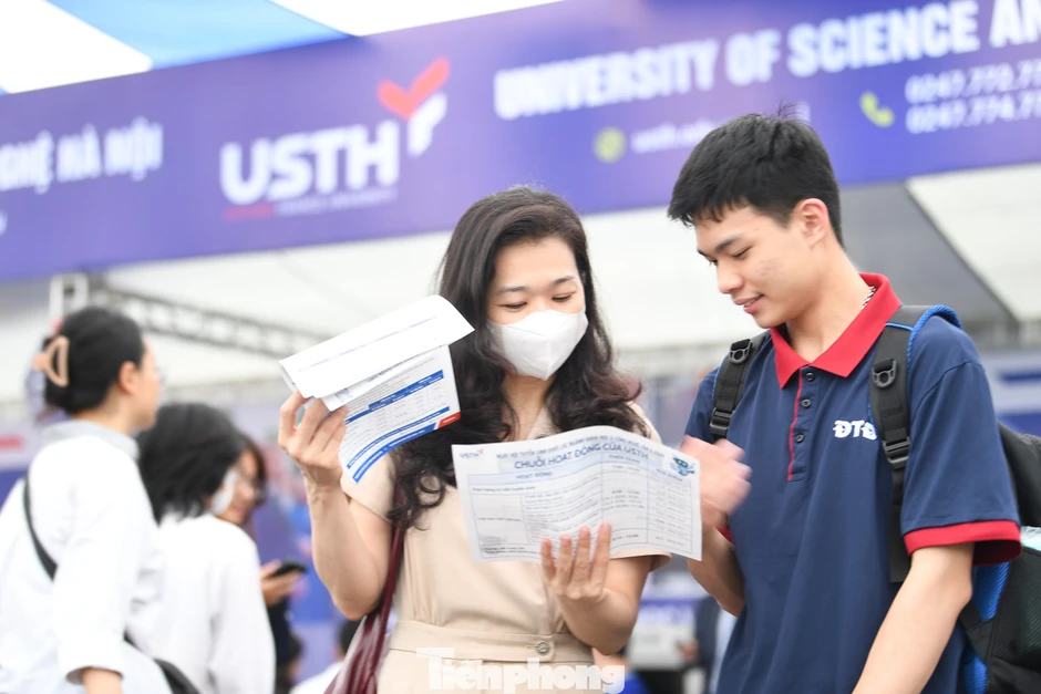 Lộ diện 4 thủ khoa khối B00 với điểm tuyệt đối 30 / 30 trong kỳ thi 2026
