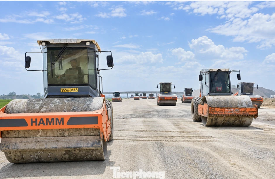 Lộ diện hình hài cao tốc hơn 9.100 tỷ đồng qua Ninh Bình Lộ diện hình hài cao tốc hơn 9.100 tỷ đồng qua Ninh Bình