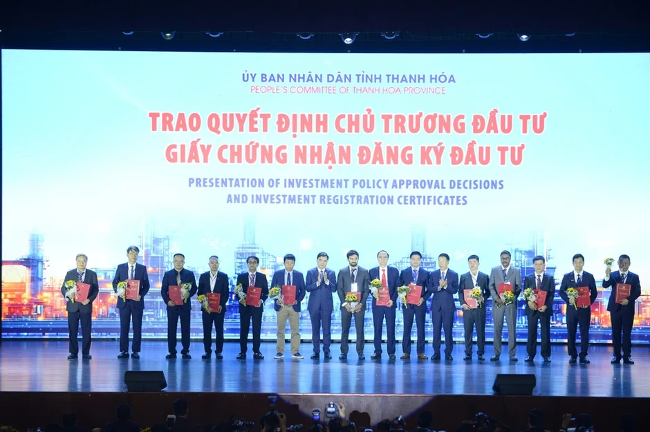 Lộ diện nhiều 'ông lớn' và dự án khủng đầu tư vào Thanh Hóa Lộ diện nhiều 'ông lớn' và dự án khủng đầu tư vào Thanh Hóa