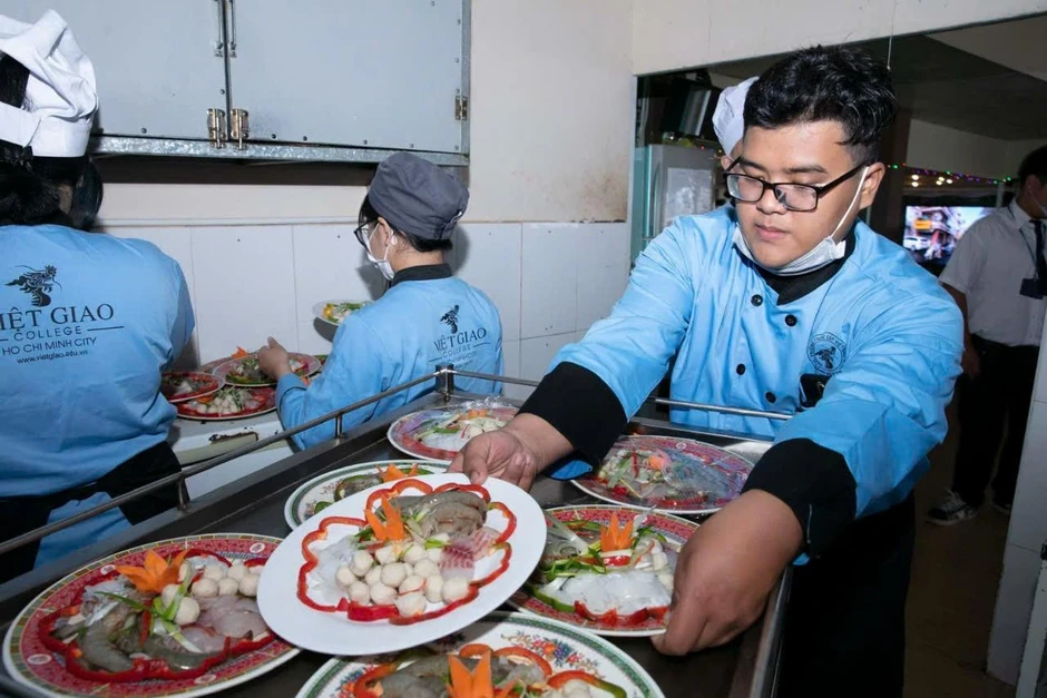 Lộ trình đón đầu thành công với ngành Quản trị bếp - ẩm thực tại Trung cấp Việt Giao Lộ trình đón đầu thành công với ngành Quản trị bếp - ẩm thực tại Trung cấp Việt Giao