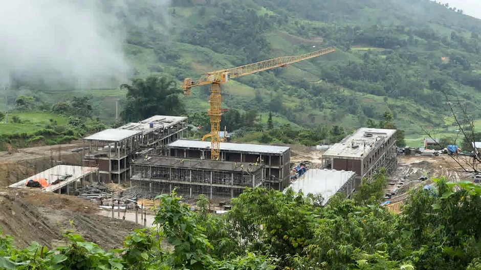 Loạt dự án xây trường biên giới ở Lai Châu gặp khó vì giá nhân công quá cao Loạt dự án xây trường biên giới ở Lai Châu gặp khó vì giá nhân công quá cao
