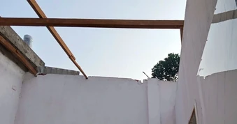Lốc xoáy làm tốc mái, hư hỏng nhiều nhà dân ở xã miền núi
