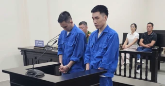 Lời khai của 2 kẻ cướp 16 cây vàng trên người bà chủ nhà nghỉ ở Hà Nội
