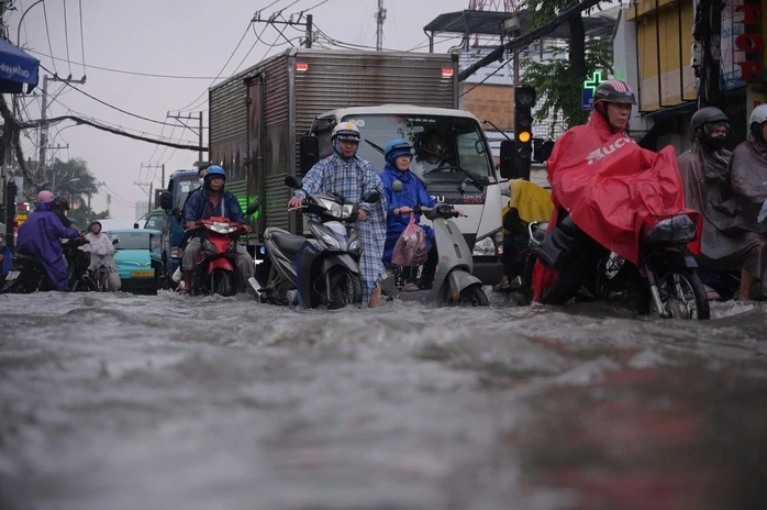 Lời khuyên của Công an TPHCM trong mùa mưa Lời khuyên của Công an TPHCM trong mùa mưa
