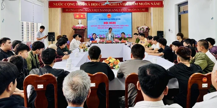 Lời "ruột gan" của nữ chủ tịch phường khiến thanh niên “chưa tốt” lặng người suy ngẫm Lời "ruột gan" của nữ chủ tịch phường khiến thanh niên “chưa tốt” lặng người suy ngẫm