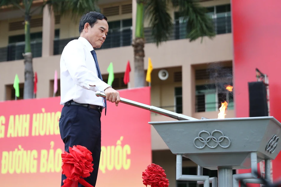Lớp thanh niên đầu tiên của TPHCM sau sáp nhập lên đường nhập ngũ Lớp thanh niên đầu tiên của TPHCM sau sáp nhập lên đường nhập ngũ